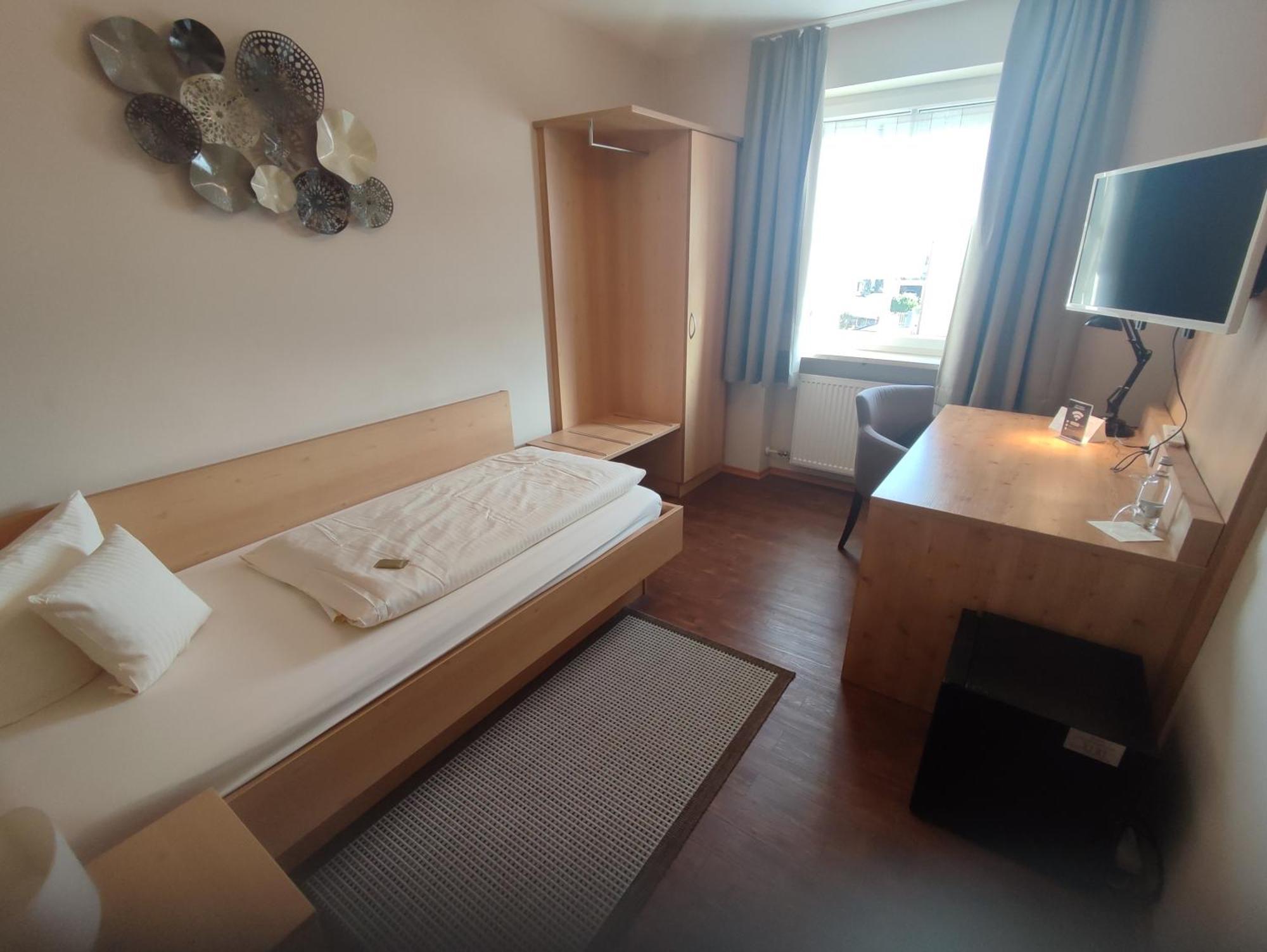 Hotel Landgasthof Euringer オーバーシュティム エクステリア 写真