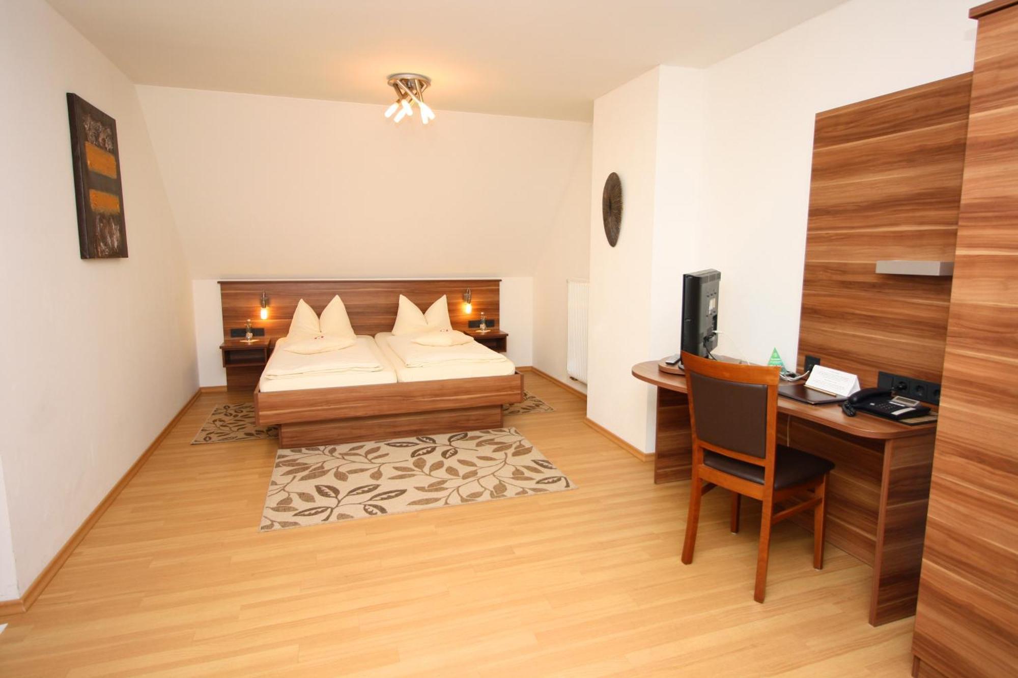 Hotel Landgasthof Euringer オーバーシュティム エクステリア 写真